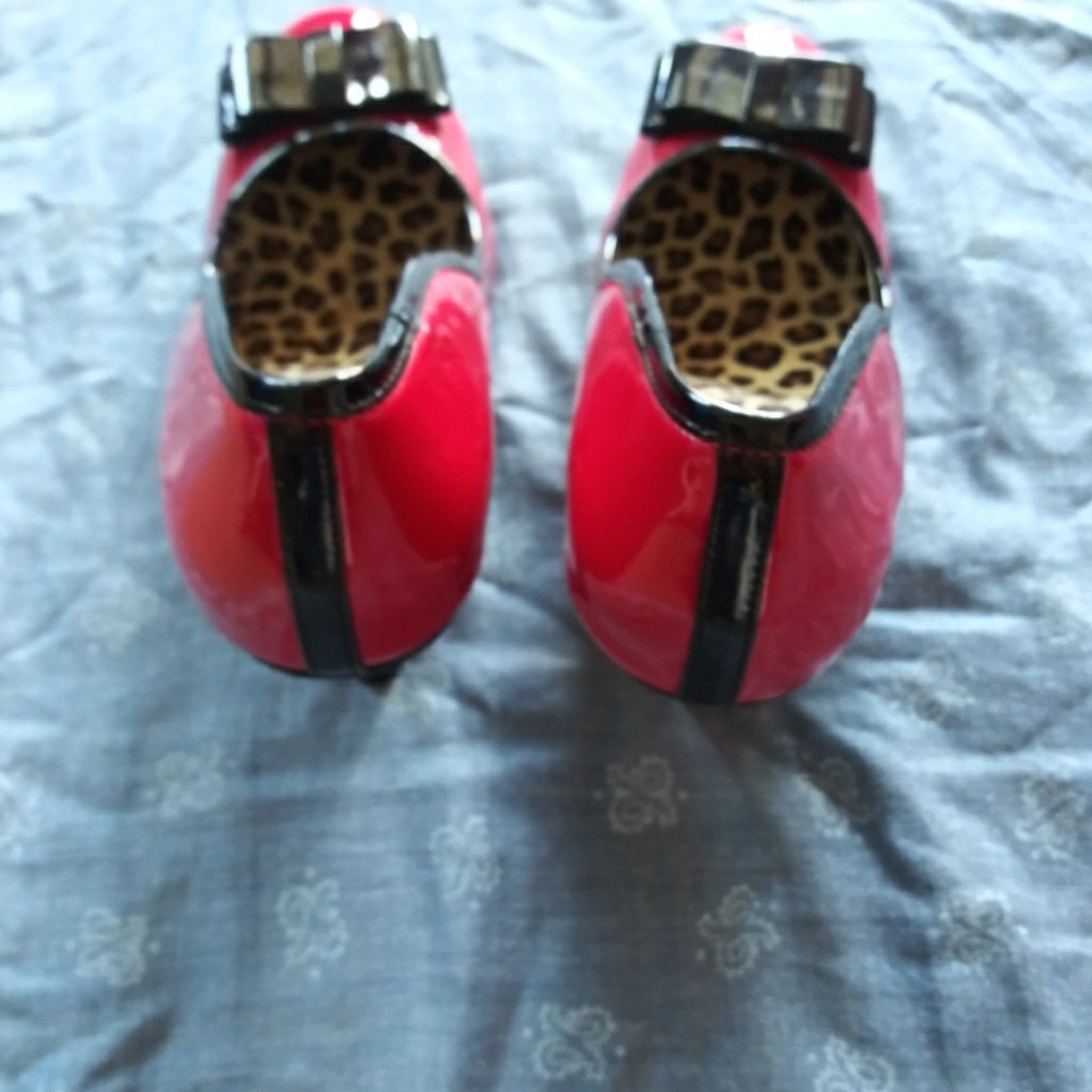 Pin Up Red Heels - Picture 2 of 5